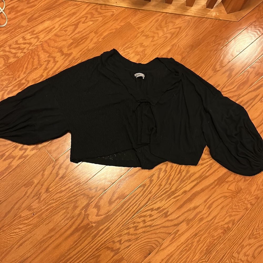 Urban Outfitters Large Black Cropped V Neck Sweater/Top